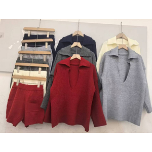 Ensemble deux pièces pour femme, pull tissé oversize <span class=keywords><strong>à</strong></span> col en V et short, manches longues, col <span class=keywords><strong>à</strong></span> revers, é<span class=keywords><strong>l</strong></span>égant, respirant, en acrylique, tenue décontractée pour <span class=keywords><strong>l</strong></span>'automne - Product Image 6