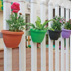 Outdoor Garden Decor Plastic Wall Hanging Planter Flower Pots