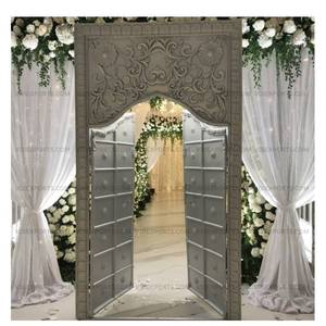 Panel de Puerta de Entrada para Boda en Oro Antiguo Real, Arco de Entrada Mandap Tallado de Lujo para Bodas de Destino y Exportación - Product Image 1