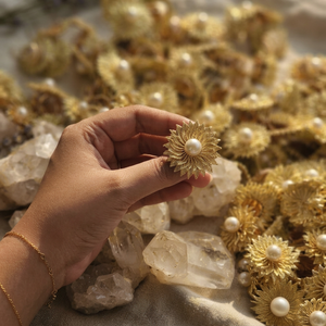 Trendy Anti-Tarnish Metal Textured Sun Rays Pearl Golden Plated Finger Ring Adjustable French Style Vintage Floral Engagement - Product Image 1