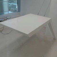 Table de bureau design moderne et durable, personnalisable, à suspendre au mur, bureau spécial en surface solide, mobilier de bureau de luxe