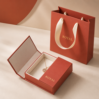 Boîte cadeau personnalisée à charnière en papier et sac de shopping pour emballage de bijoux avec logo imprimé