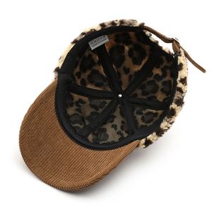 Casquette de baseball en polaire à 6 panneaux, motif léopard color-block vintage, avec logo personnalisé, chaude et résistante au froid, unisexe, pour l'extérieur - Product Image 4