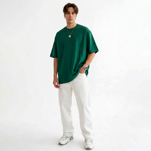 T-shirt vert pour homme, coupe classique, col rond, manches courtes, style décontracté, tissu jersey 100% coton, couleur unie, logo sur le devant, respirant - Product Image 1