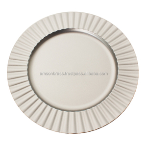 Plaque de chargement en métal avec bordure perlée dorée pour Table à manger, plats et assiettes - Product Image 4