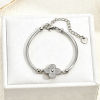 Bracelet en acier inoxydable plaqué or 18 carats de luxe classique avec trèfle à quatre feuilles et coquille blanche pour femme, cadeau de bijoux certifié