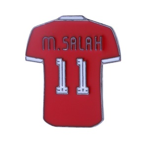 Spilla commemorativa in metallo elettroplaccato a forma <span class=keywords><strong>di</strong></span> maglia <span class=keywords><strong>di</strong></span> <span class=keywords><strong>Ronaldo</strong></span>, stella del calcio, per appassionati - Marca Feihong - Product Image 2