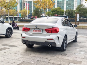 BMW Serie 1 <span class=keywords><strong>120i</strong></span> M Sport, Tracción Delantera, Gasolina, Auto Compacto, Volante a la Izquierda, 5 Puertas, Auto de Segunda Mano - Product Image 4