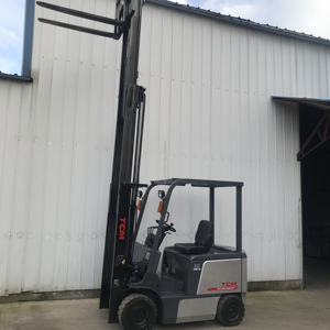 Used TCM 25 2.5 Ton Electric Forklift 2023 Model Offroad Terrain Solid Tires 1 Year Warranty Good Working Condition Powerful 4X4 - Product Image 5