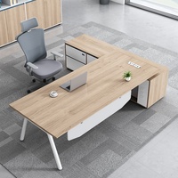 Bureau de direction moderne extensible en panneaux de bois pour bureau à domicile avec boîte de gestion des câbles et design de conférence sous le bureau