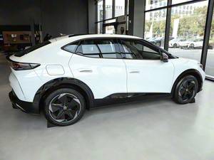 Ultimate VW Yuzhong 06 2024 Facelift, Vehículo Eléctrico de Ultra Largo Alcance (614 km) con Batería de 80.2 kWh y Sonido Premium - Product Image 3