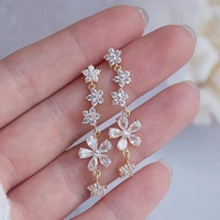 Anting-Anting Menjuntai Bunga Yang Indah untuk Wanita Perhiasan Mewah Desainer Wanita Zirkon AAA Bertatahkan Jarum Pernikahan S925