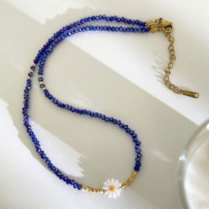 Collier tendance anti-ternissement en or 18 carats en acier inoxydable véritable avec pierre naturelle en forme de poisson pour femmes, hommes et filles - Product Image 4