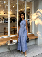 Robe longue décontractée pour femme, style simple, sans manches, col chemise, rayures sauge, boutonnée, ceinture, coupe trapèze, collection 2026, vente en gros