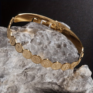 Classico Bracciale Sportivo/Casual in Acciaio Inossidabile 316 Placcato Oro con Cornice di San Benedetto, Gioiello Amuleto Cattolico di Gesù <span class=keywords><strong>per</strong></span> Uomini e Donne - Product Image 6