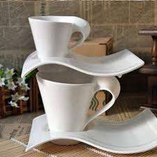 Mug en céramique <span class=keywords><strong>simple</strong></span> et tendance, mug blanc en porcelaine, forme ondulée, tasse à café et soucoupe - Product Image 4