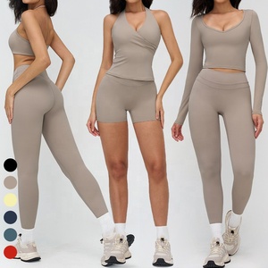 Completo Sportivo da Donna con Top a Collo Alto e Maniche Lunghe, Pantaloncini a Vita Alta e Leggings per Yoga e Fitness - Product Image 3