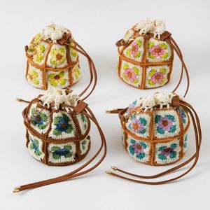Bolso de Hombro Tejido a Mano de Estilo Intelectual y Artístico, Bolso de Mujer con Cordón Ajustable, Accesorio de Moda de Ganchillo con Diseño de Caleidoscopio - Product Image 1