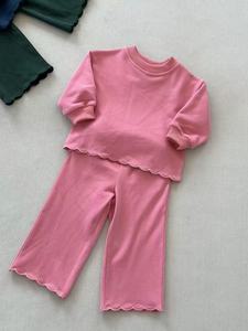 Ensemble 2 pièces en molleton French Terry pour fille, motif coquille Saint-Jacques, prêt à expédier, collection Saint-Valentin Maman et Mini - Product Image 4