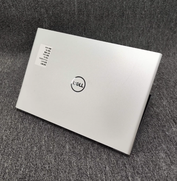Used DaLL Vostro 5471 Laptop Intel Core I7-8550U Processor 8GB RAM 128GB SSD AMD Graphics English Keyboard