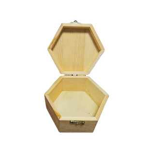 Caja de Regalo de Madera Hexagonal con Tapa Abatible, Color Madera Natural, Caja de Almacenamiento para Joyería - Product Image 4