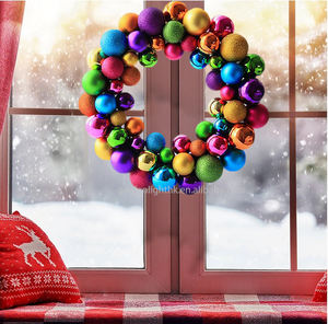 Guirlande de Noël artificielle de boules colorées écologiques de 24 pouces pour la décoration de la maison, de la chambre, de la porte et des fêtes. - Product Image 4