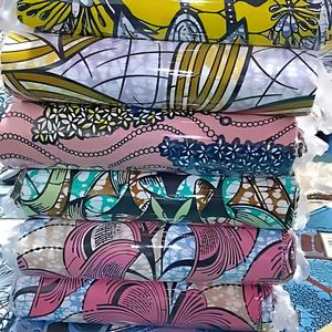 Superbe tissu <span class=keywords><strong>en</strong></span> organza peigné biologique imprimé batik, nouveau modèle, imprimé <span class=keywords><strong>africain</strong></span> pour chemises de garçons et <span class=keywords><strong>robes</strong></span> de mariage - Product Image 2