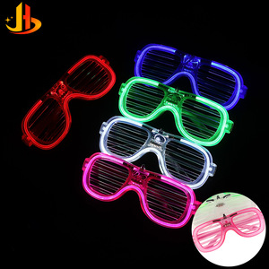 Gafas de Fiesta con Luces LED para Jóvenes de 15 a 35 Años, Componentes Electrónicos de Plástico Duradero - Product Image 5