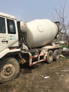 Camión mezclador HINO 700 de segunda mano, camión mezclador de hormigón UD de Nissan UD - Product Image 3