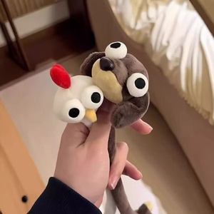 Llavero Colgante de Peluche Creativo de Chihuahua y Dachshund de Cuello Largo con Relleno de Algodón PP y Material Plástico - Product Image 3