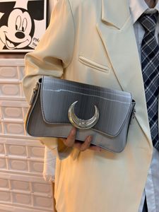 2024 nuovo <span class=keywords><strong>fantastico</strong></span> Design della luna borsa avanzata per ascelle alta catena di colore con Zip <span class=keywords><strong>alla</strong></span> <span class=keywords><strong>moda</strong></span> impermeabile a tracolla singola - Product Image 3