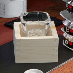 Caja de madera cuadrada de estilo japonés para tazas de <span class=keywords><strong>sake</strong></span> Solución de almacenamiento de material de madera para entusiastas del <span class=keywords><strong>sushi</strong></span> y el <span class=keywords><strong>sake</strong></span> - Product Image 5