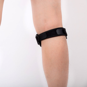Penyangga lutut Neoprene dapat diatur, penahan penstabil <span class=keywords><strong>Tendon</strong></span> keselamatan kebugaran antilembap untuk pria dan wanita - Product Image 4