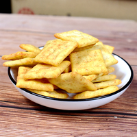 Groothandel Aziatische Snacks Hot Selling Gebakken Kant-en-klare Gepofte Voedselproducten Harde Knapperige Aardappelchips Exotische Chips 50g