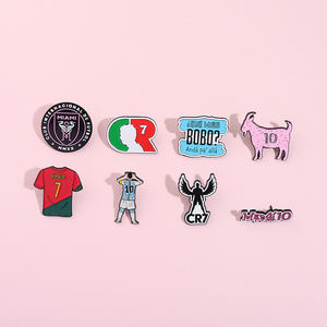 Pines Esmaltados de Fútbol de Dibujos Animados Sming, Lindo Broche de Personaje de Soccer, Insignia de Solapa para Ropa, Mochila, Regalos de Joyería - Product Image 5