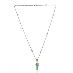 Collar con colgante Art Deco de esmeraldas y diamantes pavé en plata de ley ennegrecida, elegante collar con cadena de plata ennegrecida - Product Image 1