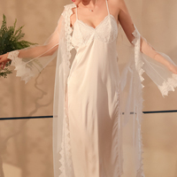 Ensemble 2 pièces élégant pour femme Wildness : Nuisette et robe de chambre en dentelle soluble dans l'eau et maille, longue tenue de détente