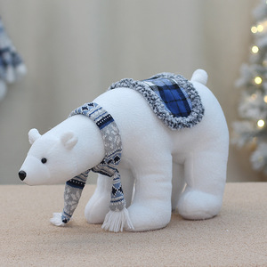 Peluche d'ours polaire avec écharpe et couverture, figurine décorative de Noël pour l'affichage festif - Product Image 1