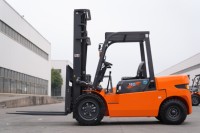 Chariot élévateur 4 tonnes CPC40 à prix d'usine avec accessoires 4x4, durable pour usage en entrepôt