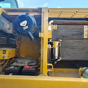 รถขุดตีนตะขาบมือสอง CAT320D2 ขนาด 20 ตัน ยี่ห้อแคทเทอร์พิลลาร์ สภาพเหมือนใหม่จากโรงงาน เหมาะสำหรับงานก่อสร้าง พร้อมบุ้งกี๋ขนาด 1 เมตร และกำลัง 112 กิโลวัตต์ - Product Image 4