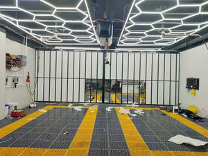 Lumières LED hexagonales en nid d'abeille suspendues intelligentes en plastique pour atelier, alimentées par courant alternatif, IP55 - Product Image 4