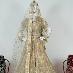 ชุดเดรส salwar สำหรับผู้ใหญ่ชุดเดรสผ้ากำมะหยี่หรูหราเหนือกาลเวลามีการตกแต่งด้วยหินอย่างละเอียด - Product Image 1