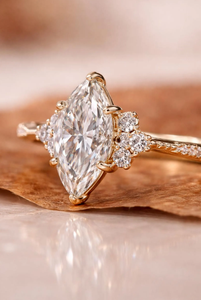Anillo de Compromiso con Diamante Cultivado en Laboratorio, Diseño de Hoja Inspirado en la Naturaleza, Estilo Floral Vintage en Oro Rosa - Product Image 4