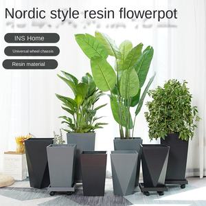 Grand plateau de <span class=keywords><strong>pot</strong></span> de fleurs en plastique mobile moderne avec roues durables Jardinières de jardin en gros pour bonsaï Décoration de balcon extérieur - Product Image 2