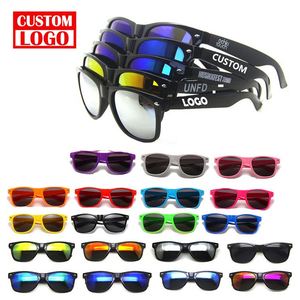 Lunettes de soleil personnalisées OEM 2022 avec logo, verres de protection UV 400, lunettes de soleil tendance en PC, promotion pour hommes et femmes, lunettes de soleil de protection - Product Image 1