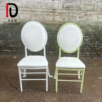 Chaises de banquet chiavari en métal transparent et doré en résine pour mariage avec coussins