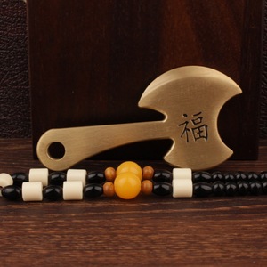 Cuchillo Hacha de Latón Macizo con Adorno Artesanal de Personaje de la Fortuna, Coleccionable de Arte - Product Image 2