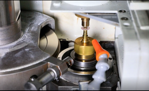 Macchina per Rettifica CNC ad Alta Sensibilità WF-60QM, Attrezzatura per Produzione Ottica - Product Image 3