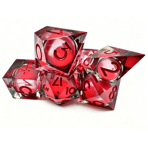 Dés de D&D à noyau liquide rouge transparent foncé, à bords nettes et lettrage rouge, pour des lances stables, idéaux pour les campagnes de jeux de rôle en groupe sur le thème d'Halloween - Product Image 2