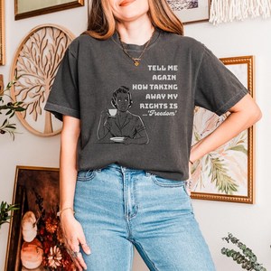 T-shirt Crop Feminista da Donna Comfort Colors, Manica Corta, 100% Cotone Jersey, Girocollo, Vestibilità Ampia, Casual, con Stampa Grafica - Product Image 2